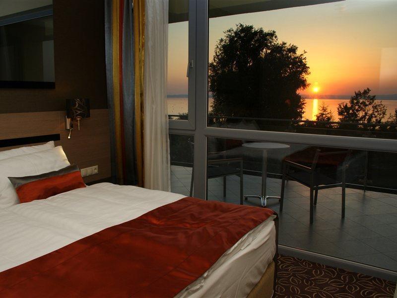 Azur Premium Hotel Siofok Exterior photo